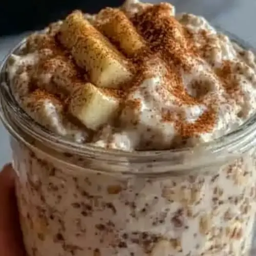 Creamy Cinnamon Roll Overnight Oats