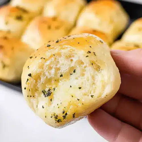 Garlic Dinner Rolls